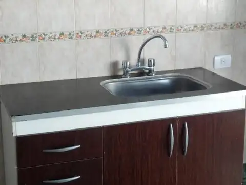 Casa 2 ambientes con 1 baño