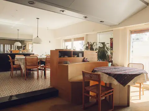 Espectacular 5 Ambientes con Dependencia y Cochera en el corazon de Flores!