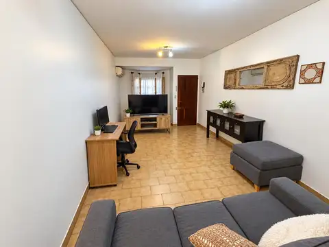 Depto Tipo Casa 5 ambientes con 2 baños