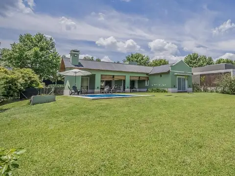 Casa en Venta con 4 cocheras