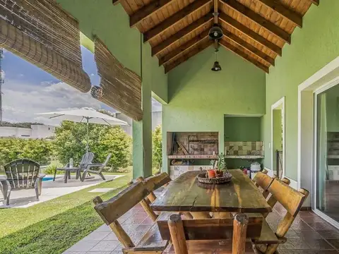 VENTA Casa 4 ambientes Club de Campo La Concepción Lujan. Apta crédito