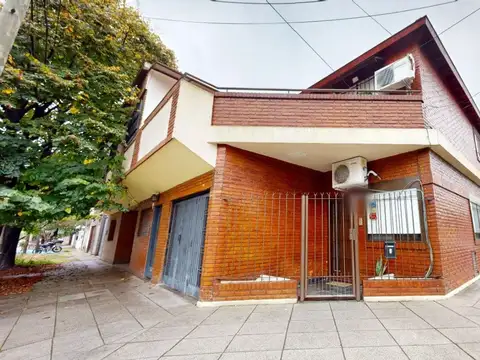 VENTA CASA 4 AMBIENTES EN MARTIN CORONADO