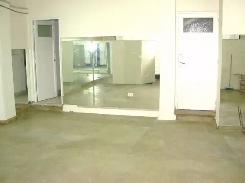 Local en Alquiler Via Púb.