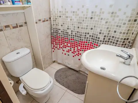 Depto Tipo Casa 5 ambientes con 2 baños