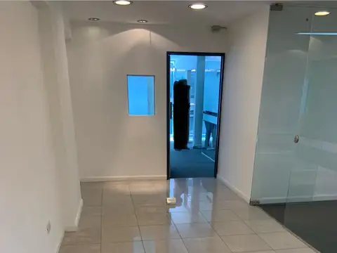 Oficina 2 ambientes con 2 baños