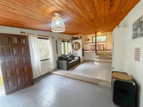 Casa 4 ambientes con 2 baños