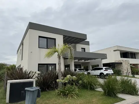 Casa en Alquiler de 5 dormitorios