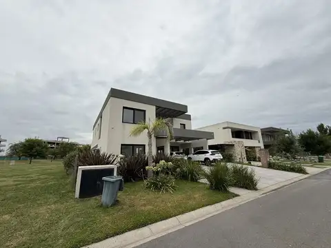 Casa en Alquiler en Lagoon Pilar, USD 3.500