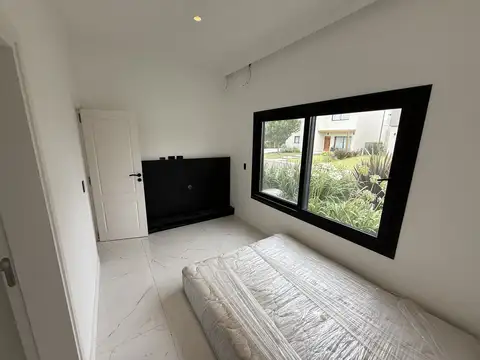 Casa en Alquiler en Lagoon Pilar, USD 3.500