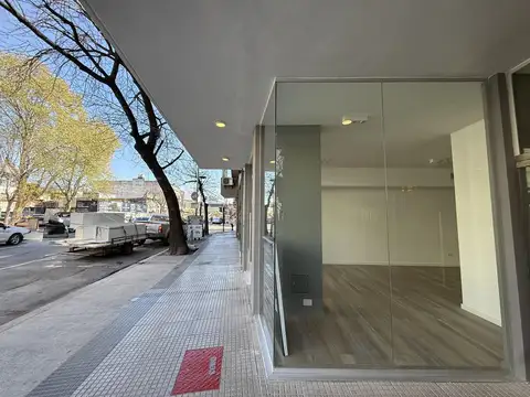 Espectacular Local con frente y vidriera a Avenida Cordoba - Palermo Soho