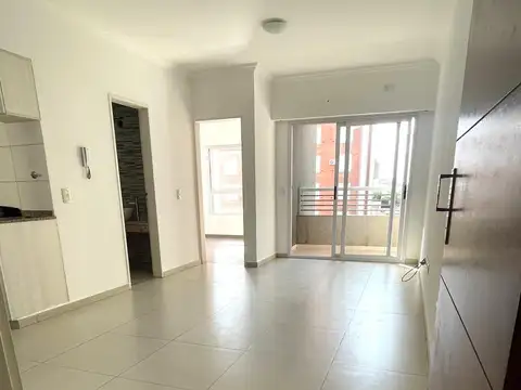 Alquiler Excelente 2 ambientes con cochera centro de Morón