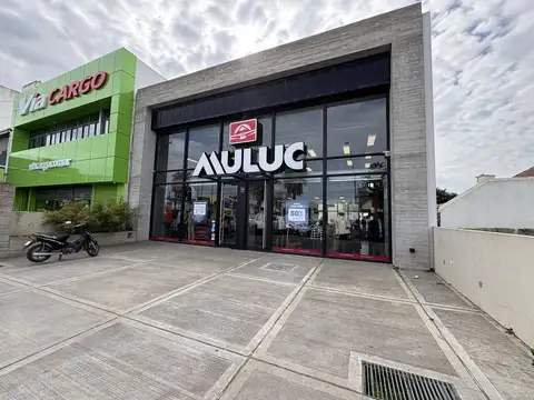 Importante local comercial sobre Av. Constitucion