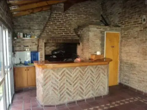 Casa en Venta con 3 cocheras