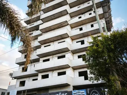 VENTA DE EXCELENTE DEPARTAMENTO EN POZO DE 3 AMB