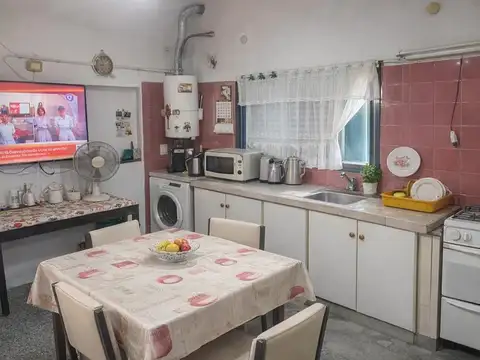 AMPLIA CASA EN VILLA GOBERNADOR GALVEZ