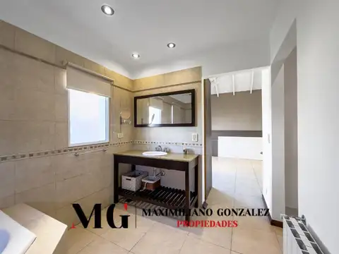 Casa 6 ambientes con 3 baños