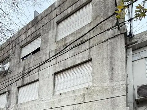 Ph en venta de 2 dormitorios con patio en la plata