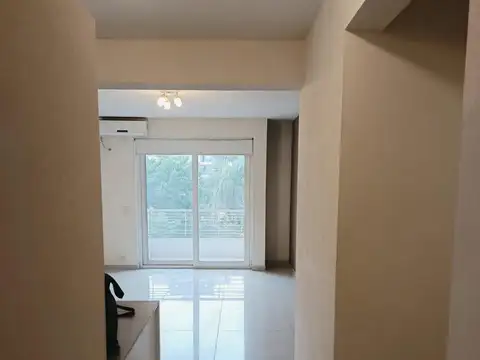 VENTA MONOAMBIENTE EN RAMOSMEJIA CENTRO