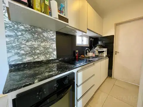 CSN. Departamento en venta, 3 amb, tercer piso, Av tapia de Cruz 1169, Escobar