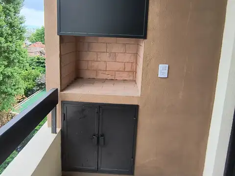 Uruguay 3400, Piso 4