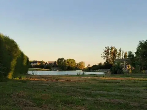 VENTA - LOTE AL AGUA - EL CANTON - PERMUTA