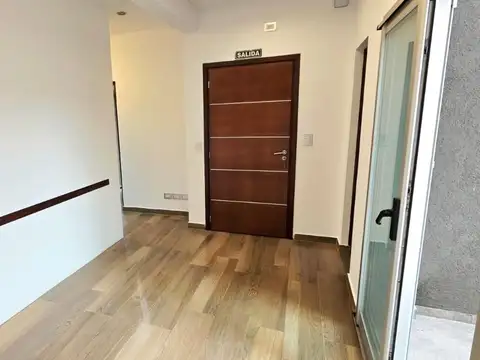 Oficina 4 ambientes con 1 baño