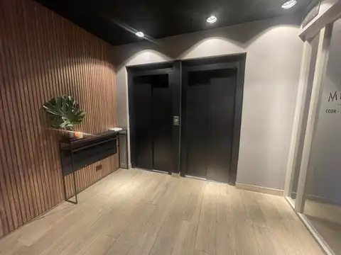 Oficina en Venta con 2 cocheras