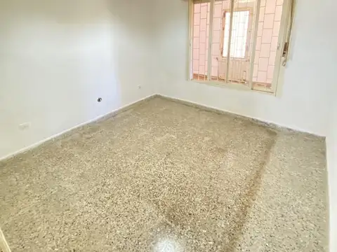 Casa 5 ambientes con 1 baño