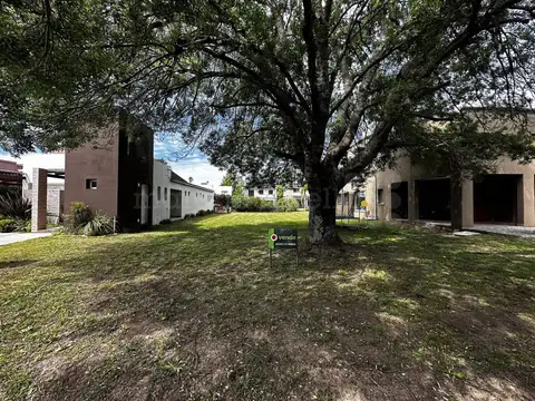 LOTE EN EL COUNTRY GOLF CHASCOMUS