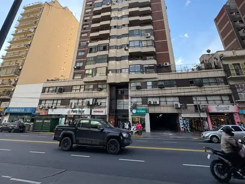 3 AMBIENTES Y DEPENDENCIAS A LA CALLE BALCON, BAULERA Y OPCION 2 COCHERAS FRENTE A SUBTE