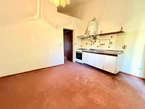 Casa 2 ambientes con 1 baño