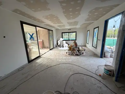 Casa 4 ambientes con 3 baños