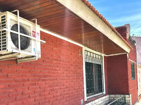 Casa 5 ambientes con 1 baño