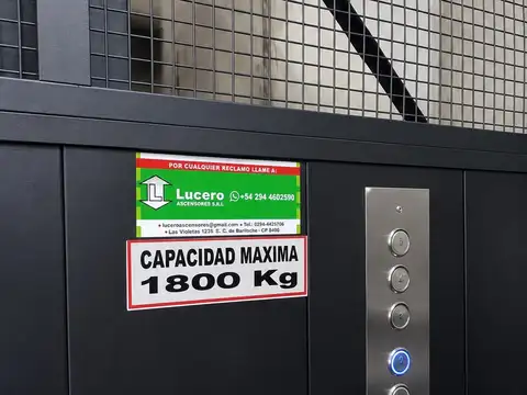 Venta de cochera céntrica con baulera - Bariloche