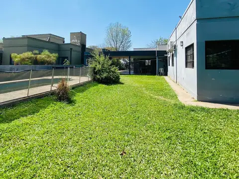 VENTA CASA EN 3 DORM C/PILETA - ZONA YUNGAS