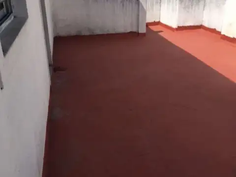 Depto Tipo Casa en Alquiler en Lanus Este, $ 380.000