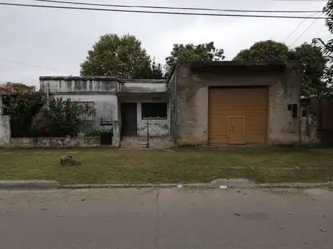 Oportunidad, casa a refaccionar en Temperley