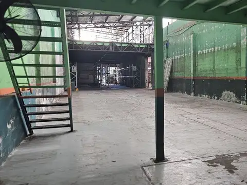 Galpon en Alquiler 30  mts Fondo