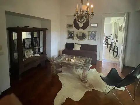 Casa en Venta con 5 cocheras