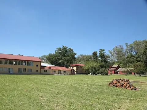 Venta Casa de Campo en Del viso con Pileta