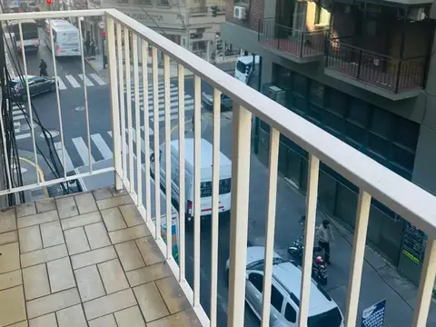 Departamento 2 ambientes Bme Mitre y Callao Excelente