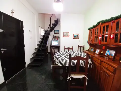 Depto Tipo Casa en Venta de 3 ambientes