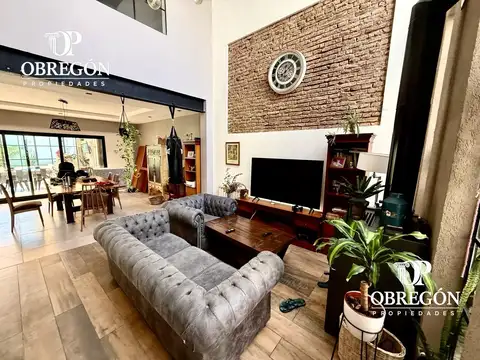 Venta Casa 7 Ambientes - Jardín Pileta Terraza - Quincho 400 metros totales - Villa del Parque