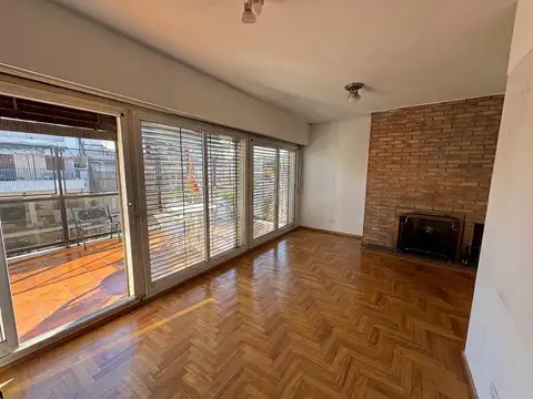 Venta Departamento 5 Ambientes con Cochera en Villa Urquiza