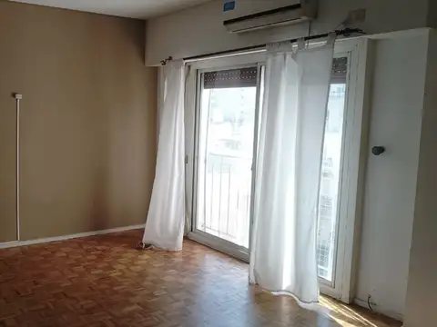 QUINRO 100, VENTA DEPARTAMENTO DE TRES AMBIENTES EN FLORES