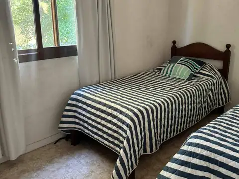 Casa en venta c/ cochera en Santa Catalina 2