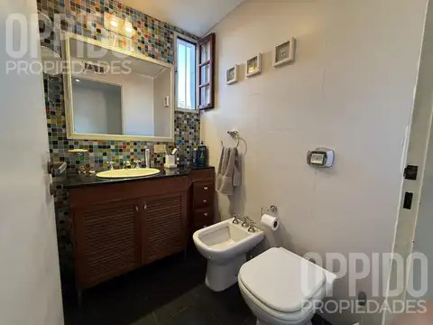 Casa 5 ambientes con 3 baños