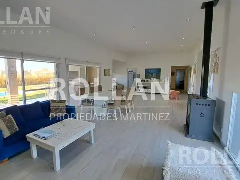Barrio El Ensueño, casa en una planta 3 dormitorios, hermoso jardín con pileta