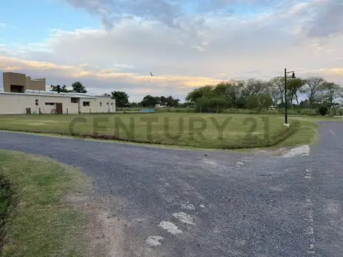 Terreno en Venta en Aires del Llano Country Club, USD 130.000