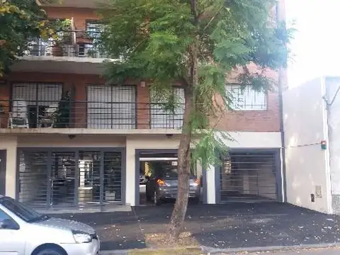 3 SARGENTOS 2100, Piso 1